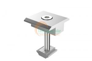 Kẹp giữa tấm pin năng lượng mặt trời