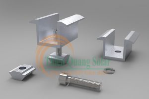 Kẹp giữa tấm pin năng lượng mặt trời